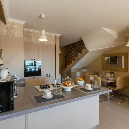 Nilarija Apartman *
