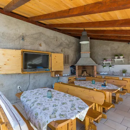 Apartment Nilarija *